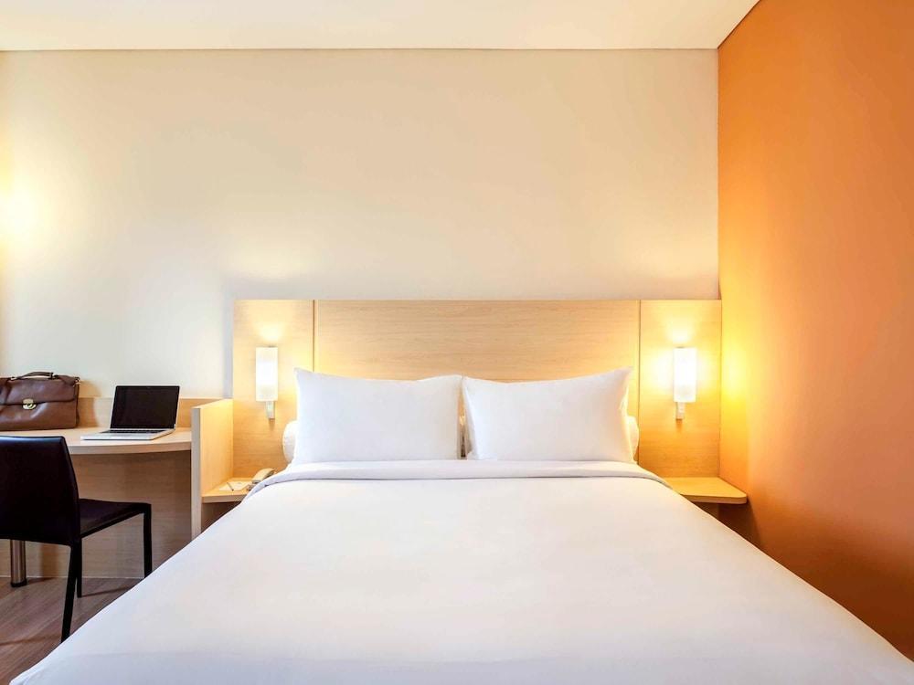 Ibis Jakarta Harmoni Esterno foto