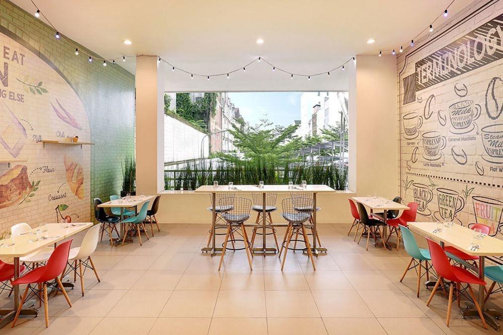 Ibis Jakarta Harmoni Esterno foto