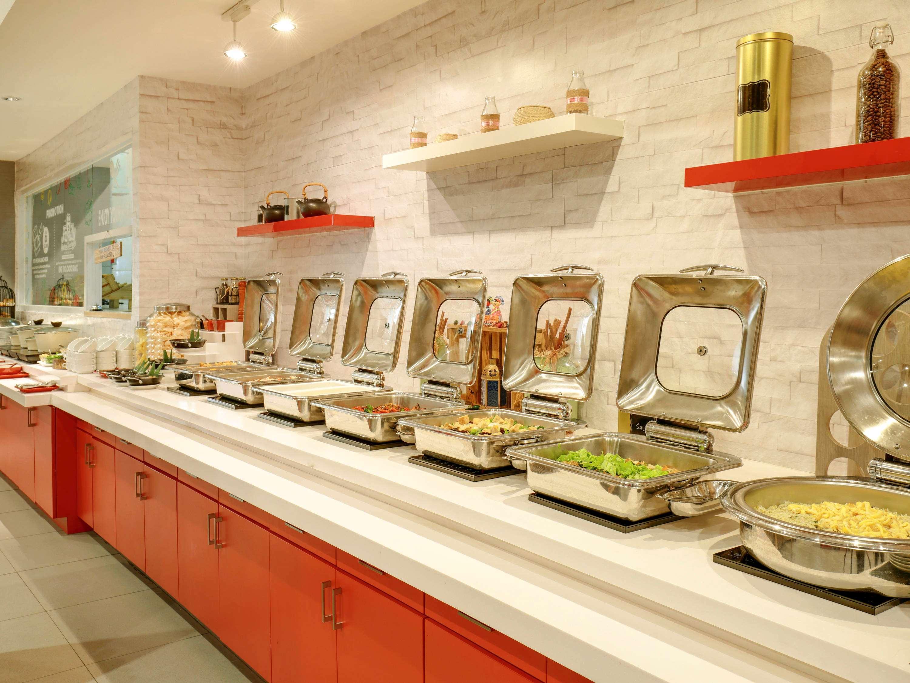 Ibis Jakarta Harmoni Esterno foto