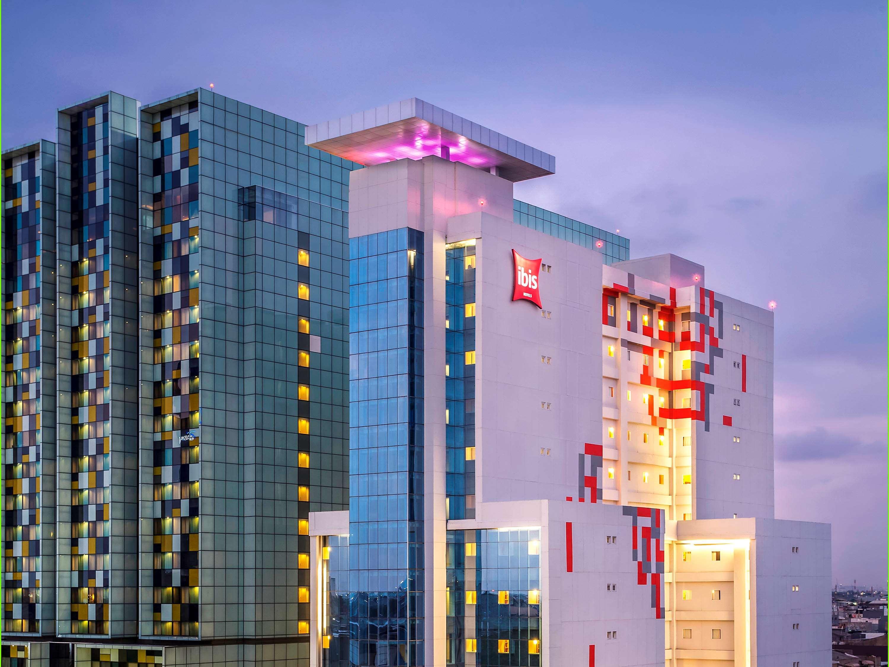 Ibis Jakarta Harmoni Esterno foto