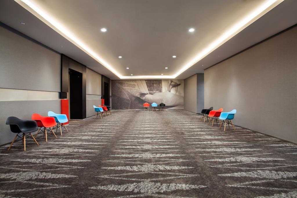 Ibis Jakarta Harmoni Esterno foto