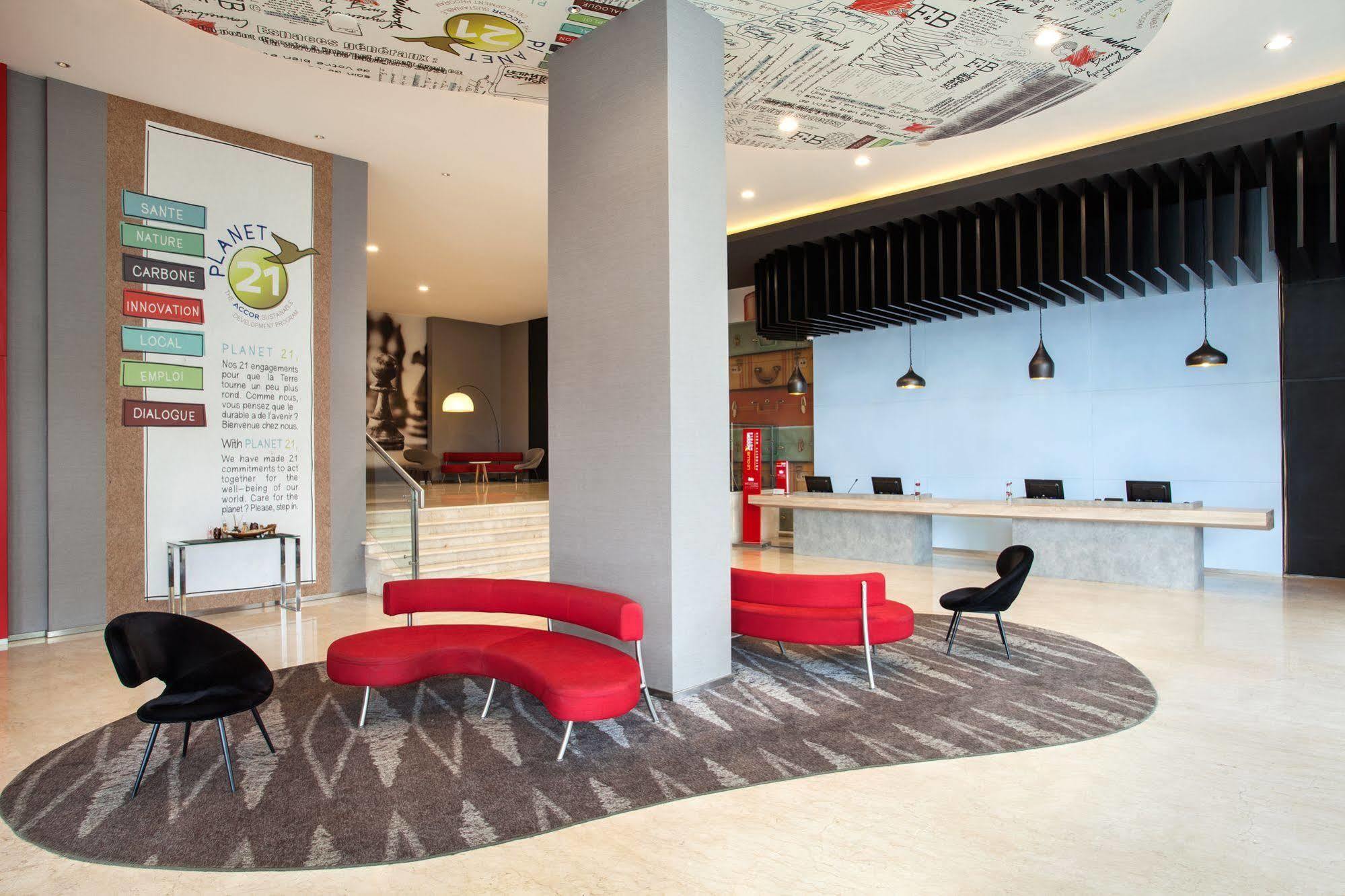 Ibis Jakarta Harmoni Esterno foto