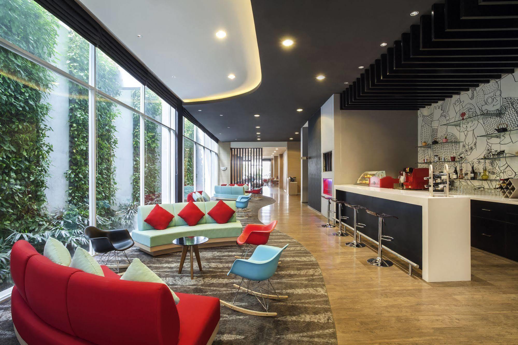 Ibis Jakarta Harmoni Esterno foto